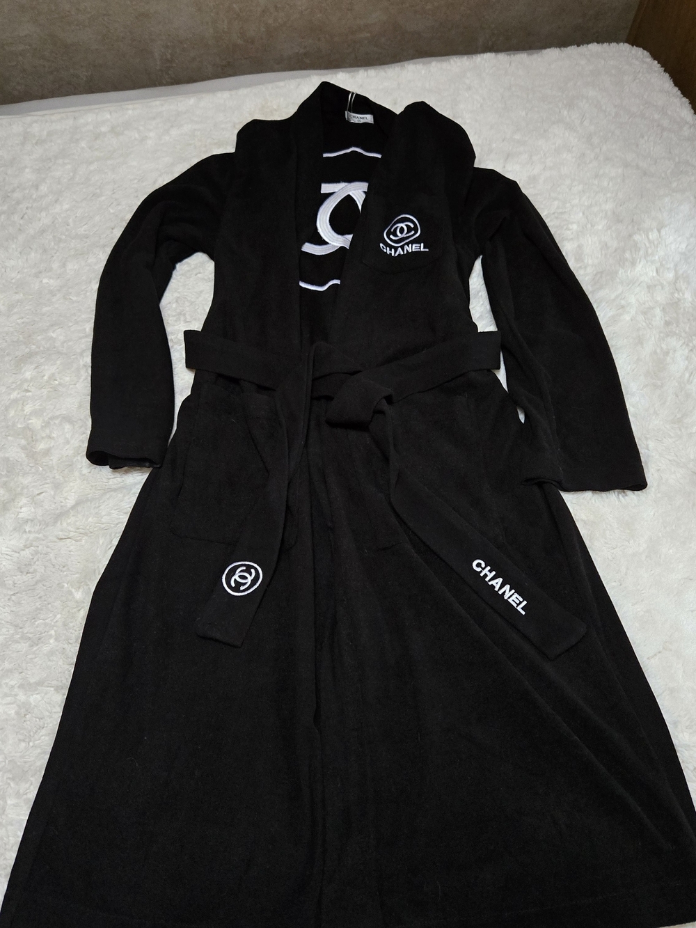 l Black Robe Coat - Picture 5 of 9